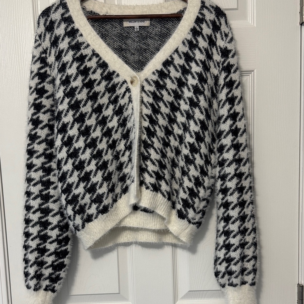 Willow & Wind Cropped Black and White Houndstooth Cardigan set